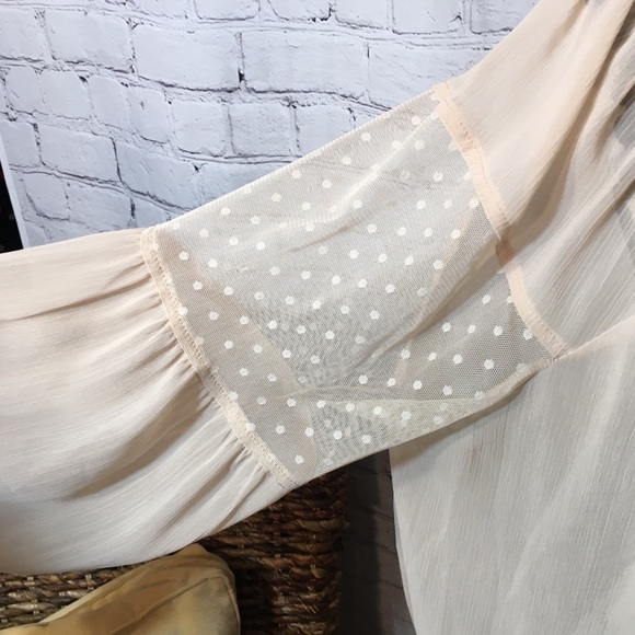 Weavers sheer elastic waist and sleeve blouse - Picture 4 of 9